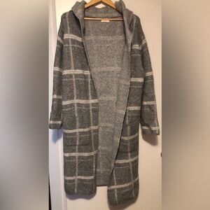 Elegant Gray Plaid Women's Cardigan